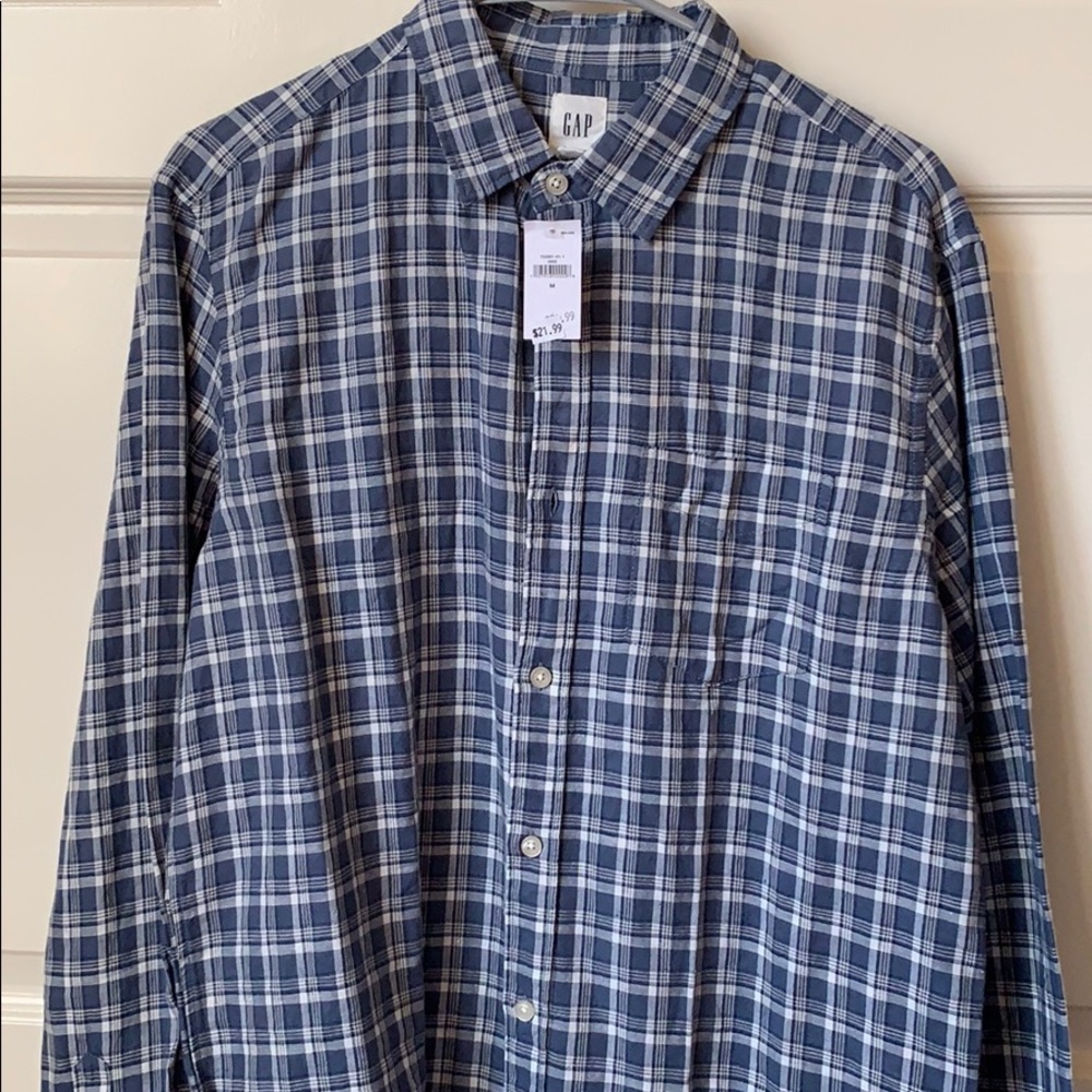 Men’s GAP button down shirt